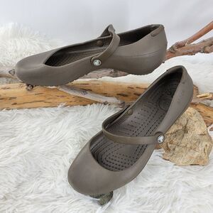 Crocs Alice brown flats